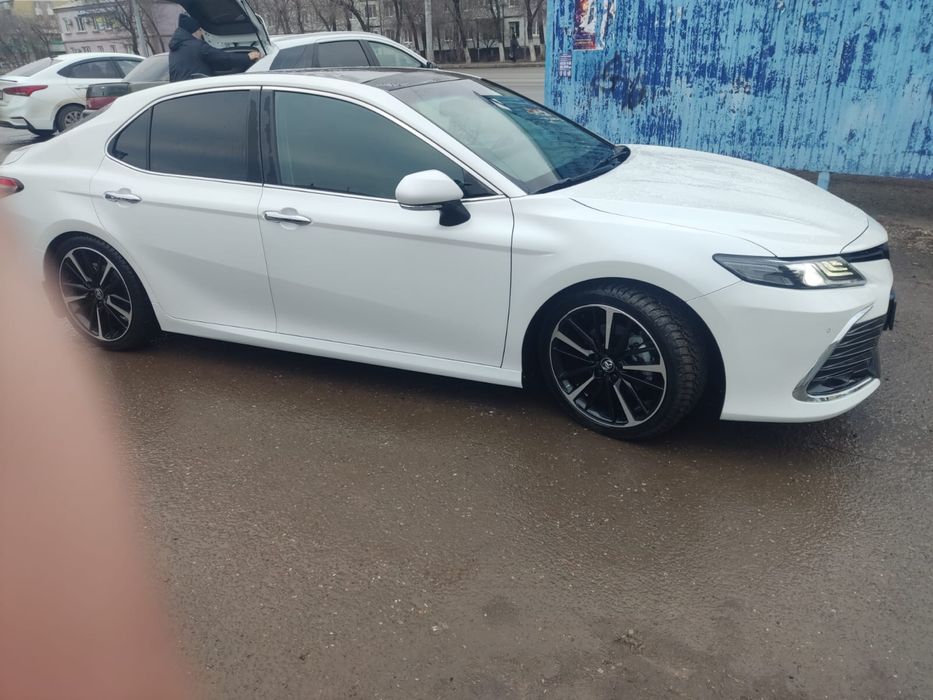 Диски с резиной на камри R19
