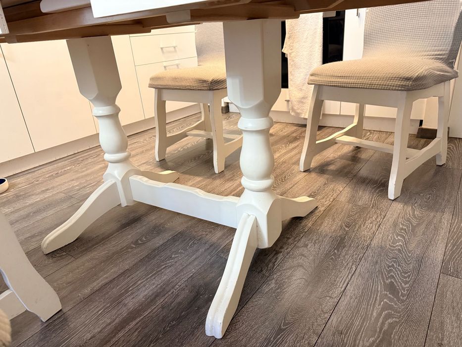 Masă de bucătărie cu scaune