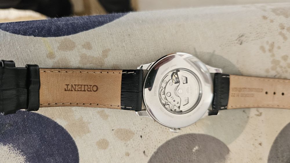 Қол сағат сатылады