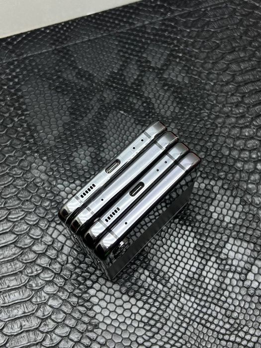 Samsung galaxy z flip 4 5G 8/256gb