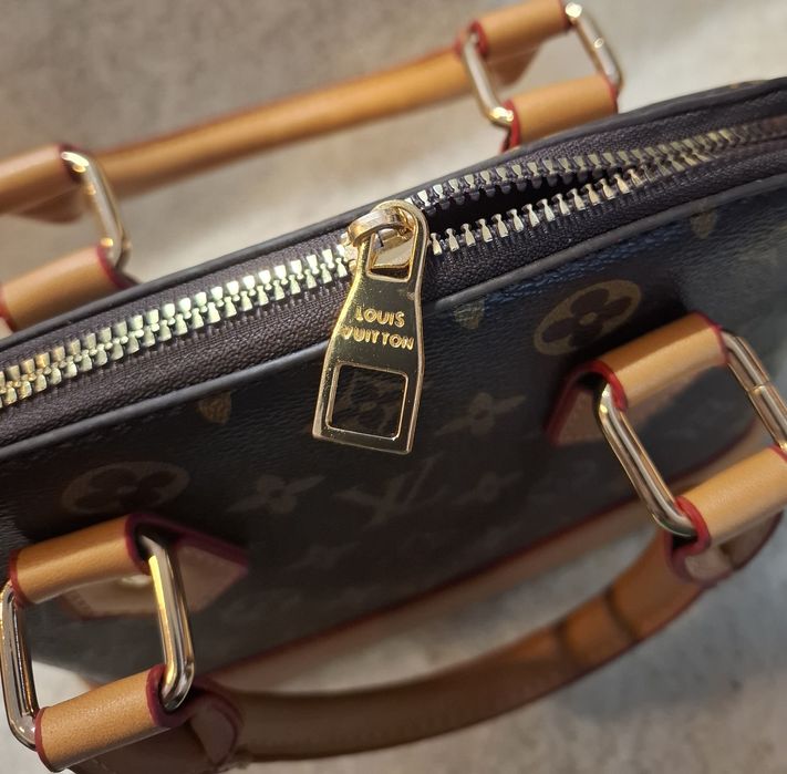 Geanta noua  Louis Vuitton