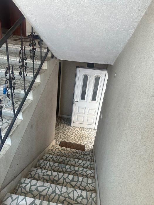 Продавам Триетажна къща в центъра на Свиленград!