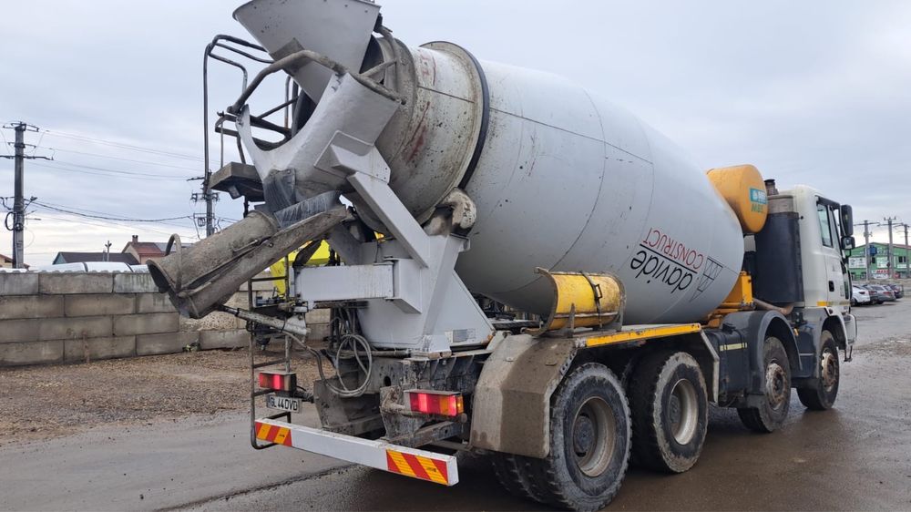 Autobetoniera Iveco Astra HD8 84.48