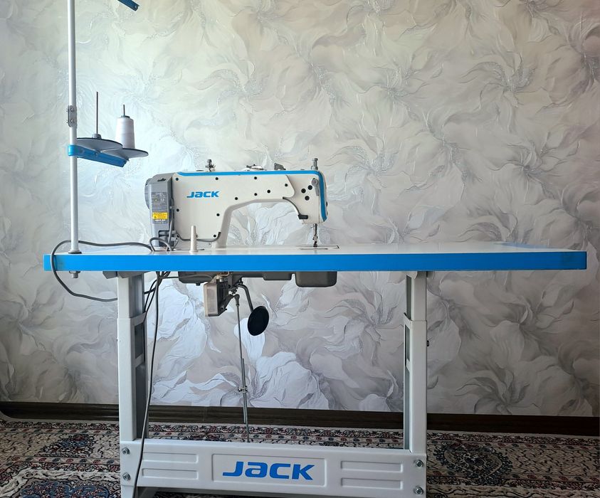 JACK tikuv mashinasi