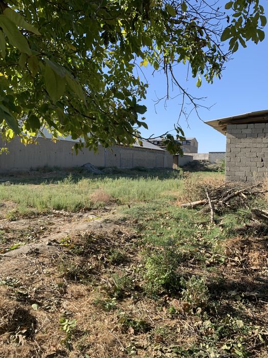 Срочно уй сотилади сув ва газ бор, сотихини булиб бериш имкони мавжуд