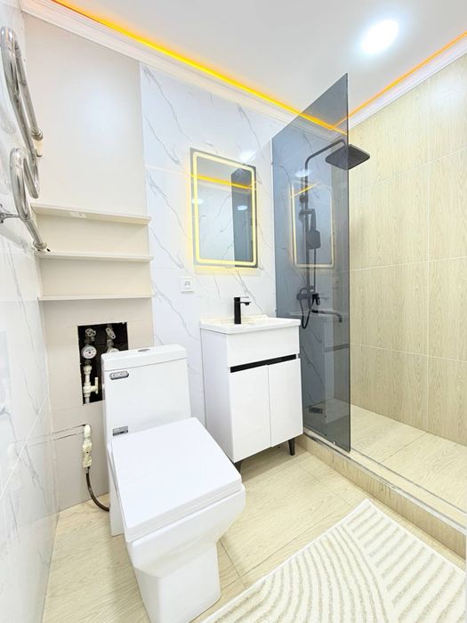 Чиланзар 9.  1в2ком/1этаж. Балкон 2х6.   42м2