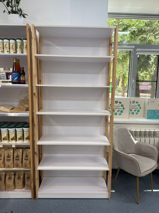 Стеллаж в магазин или для книг