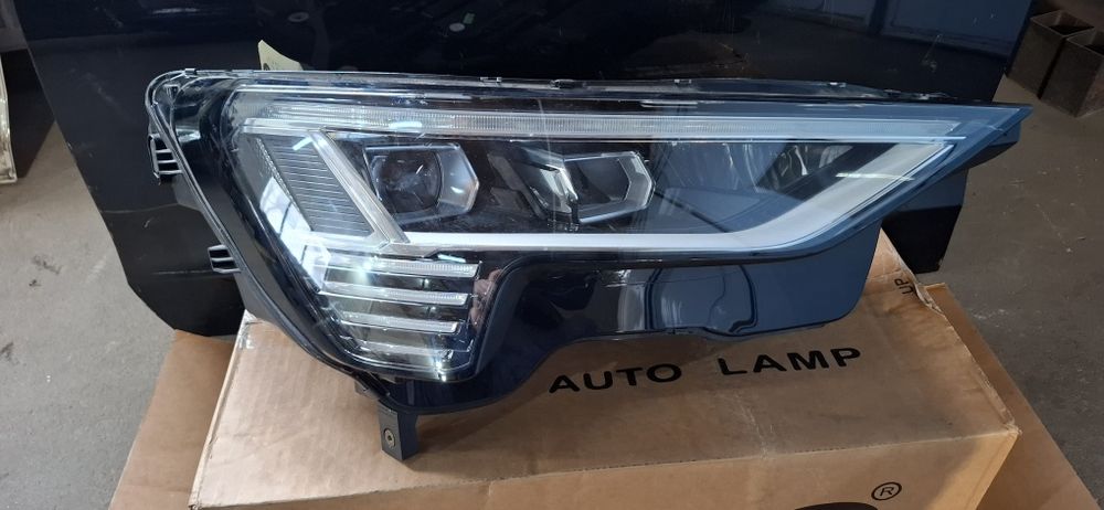 Far dreapta audi e- tron