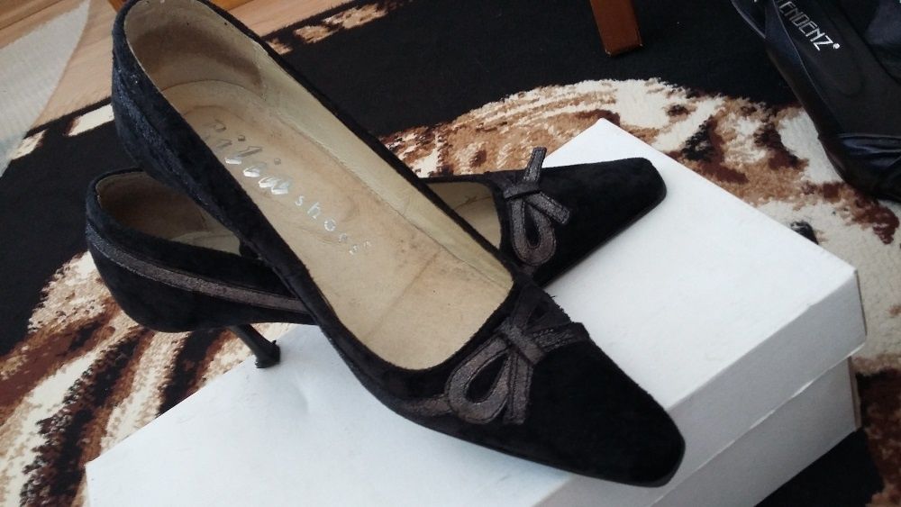 Обувки № 35! ЕСТЕСТВЕНА Кожа на "Билиа шоис" ! Елегантни с Декорации!