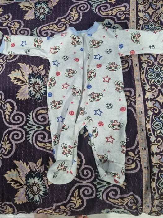 Продам костюмчики на малыша