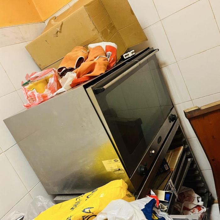 Продавам оборудване за баничарница!