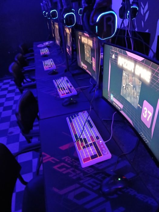 Tayyor Gameclub uchun 50ta kompyuter