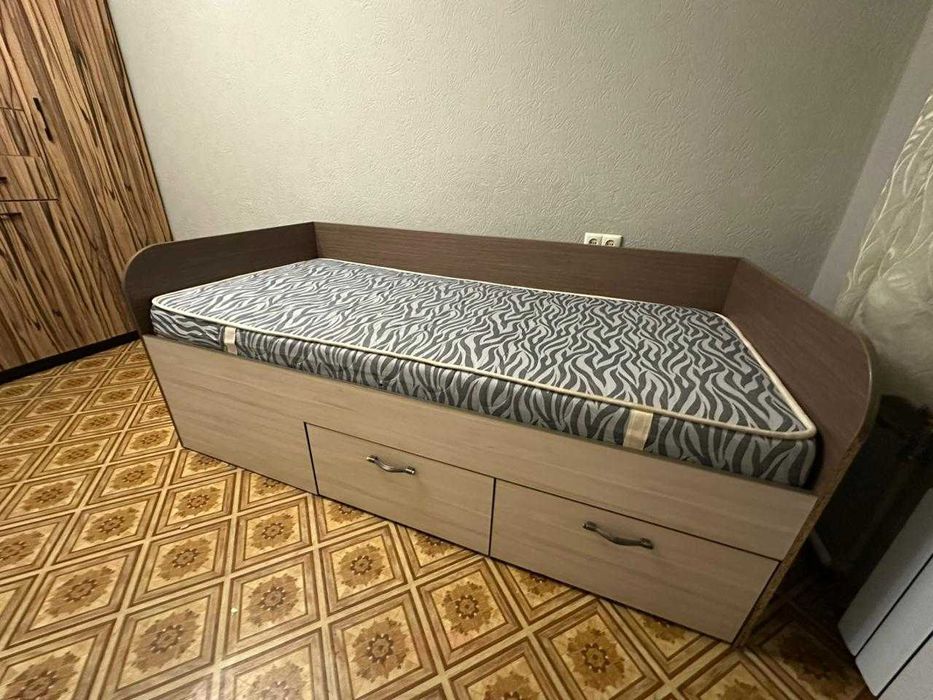 Кровать подростковая