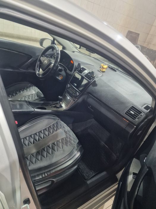 Продам Тойоту Авенсис