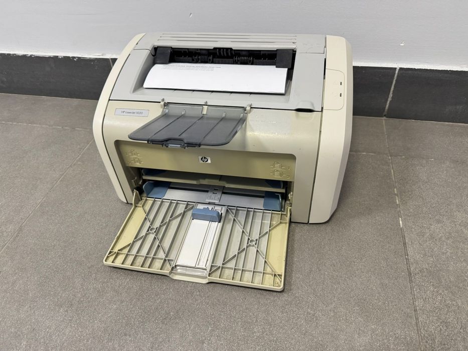 Продам принтер HP 1020