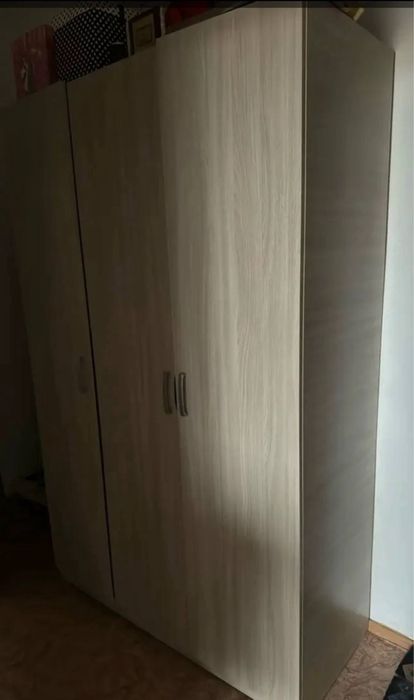 Продается шкаф в спальню