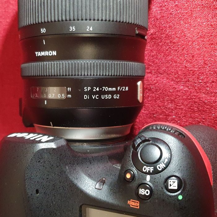 Nikon D850 + obiectiv Tamron 24-70/2.8 G2, stare excelentă
