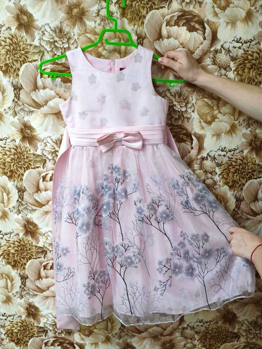 Продам платье на девочку