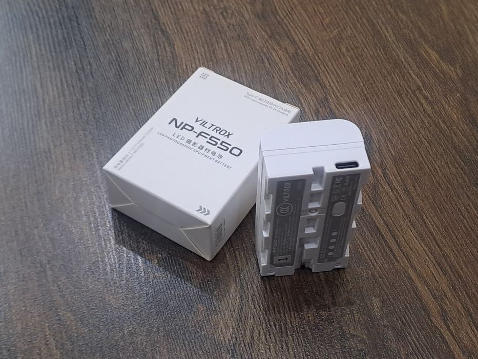 NP-F 550 от Viltrox