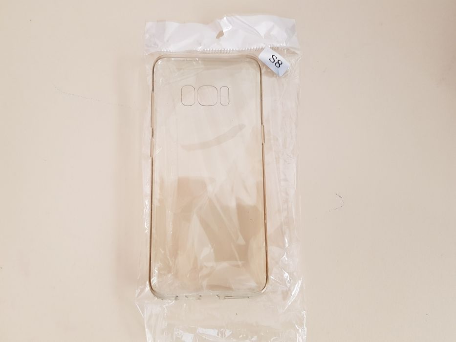 Husa transparentă Samsung S8 foarte rezistenta si usoară;