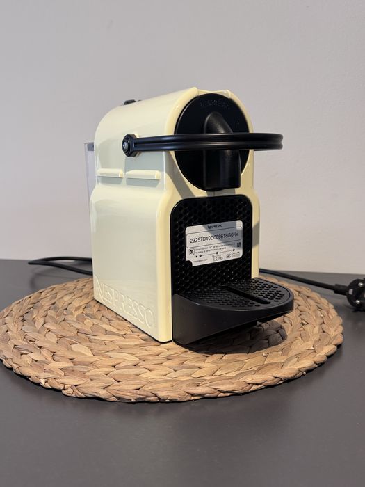 Espressor De'Longhi Nespresso Inissia EN 80.CW, 0.8 l, 1260 W, 19 bar