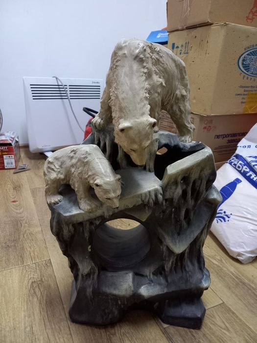 Статуя полярные медведи