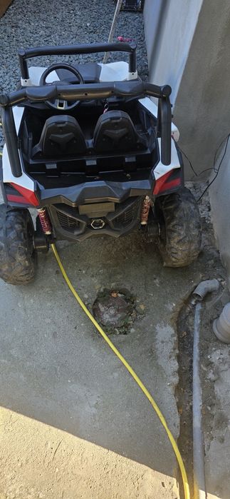 Masinuta electrica 4×4