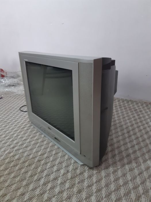 Телевизор LG  xech qayeriga xech narsa qilmagan