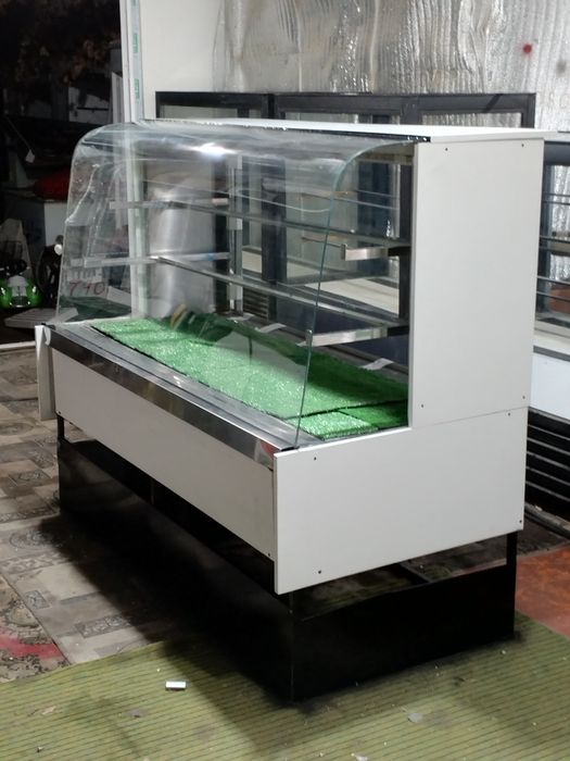 Кондитерск холодильник