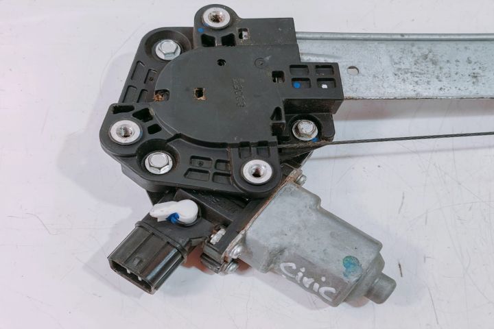 Macara  stanga spate cu motoras Honda Civic a 8-a generatie