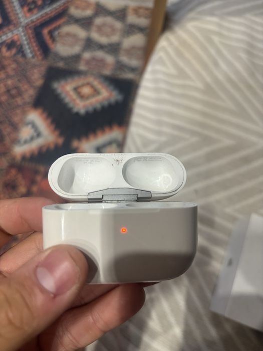 Продам кейс airpods pro