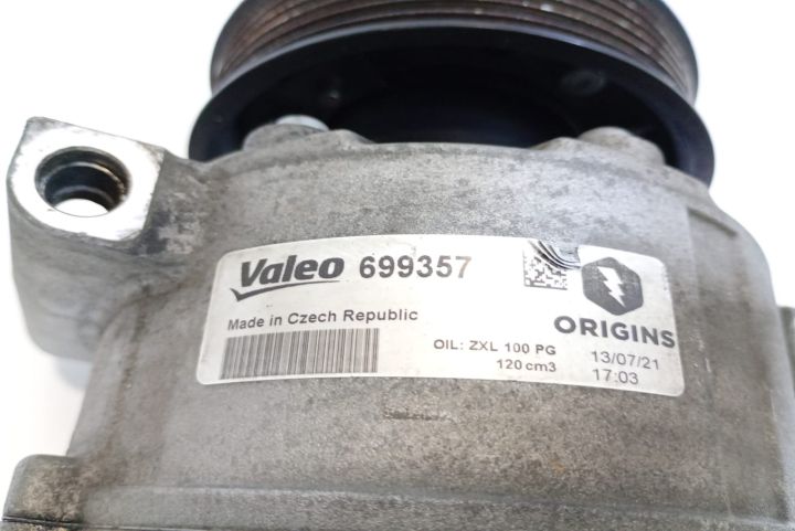 Compresor AC 699357 Volkswagen VW Passat B6 seria
