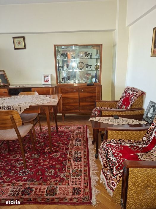 Apartament 4 camere Rovine