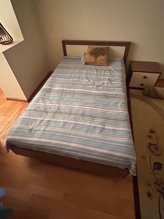 продам кровать с тумбой