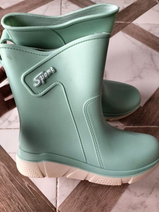 Резиновые сапоги