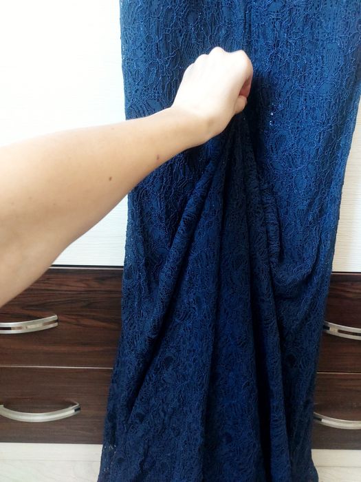 Официална дантелена рокля