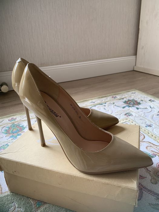 Новые туфли на шпильках