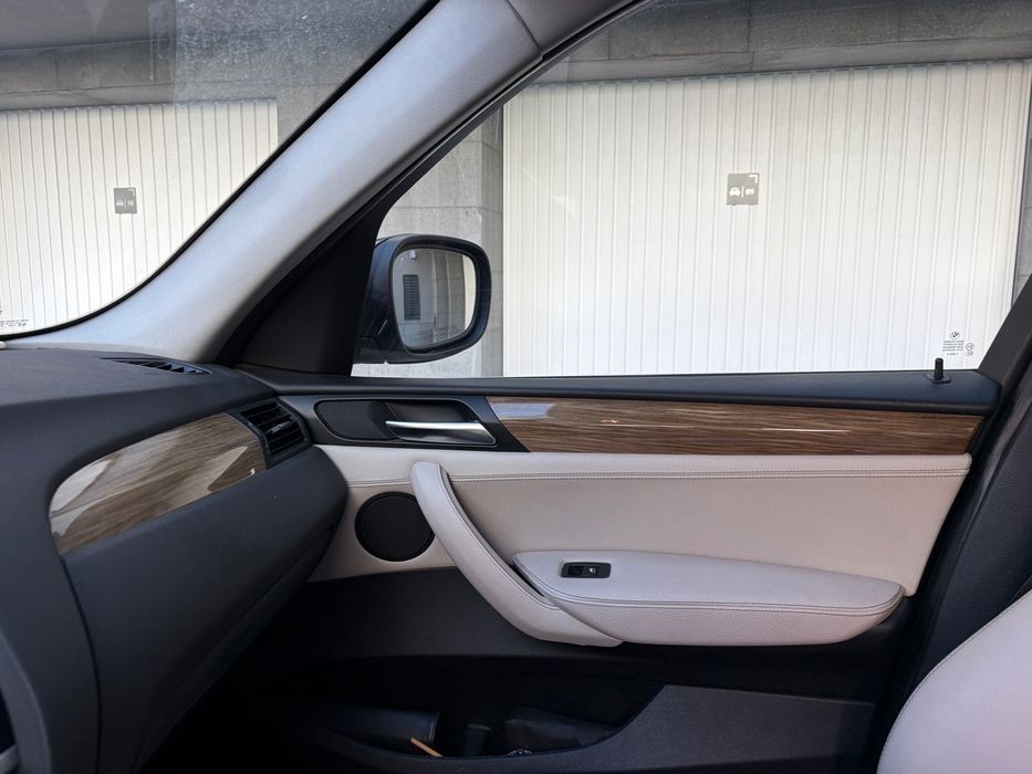 Автомобил БМВ х3 3,5i