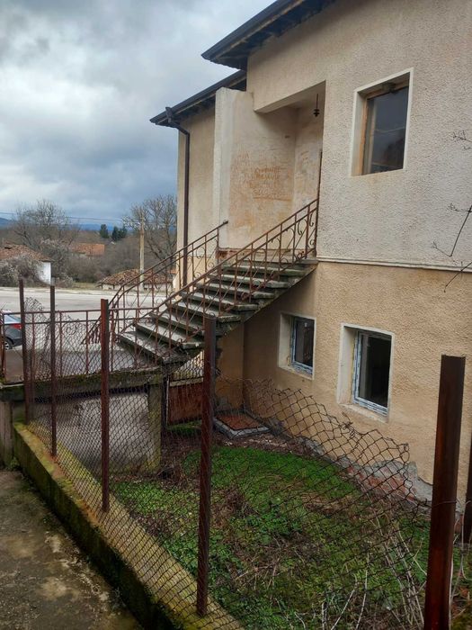 Дава се под наем Магазин в Перник, Изток - 185 кв.м за 348.84 € - Снимка #2