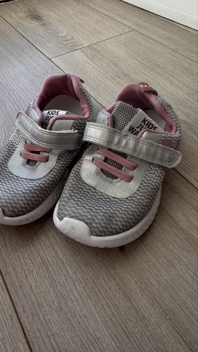 Обувь одежда четыре пять лет