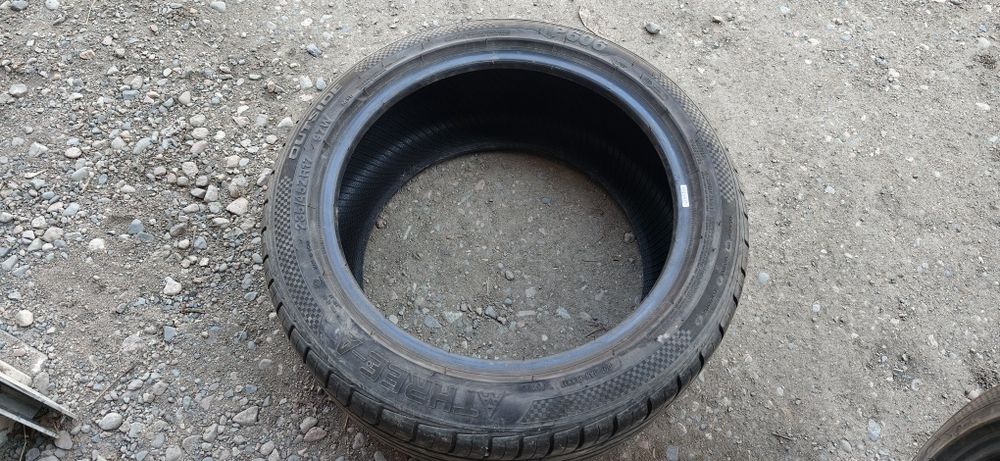 Комплект шин 235/45/17  Three-A