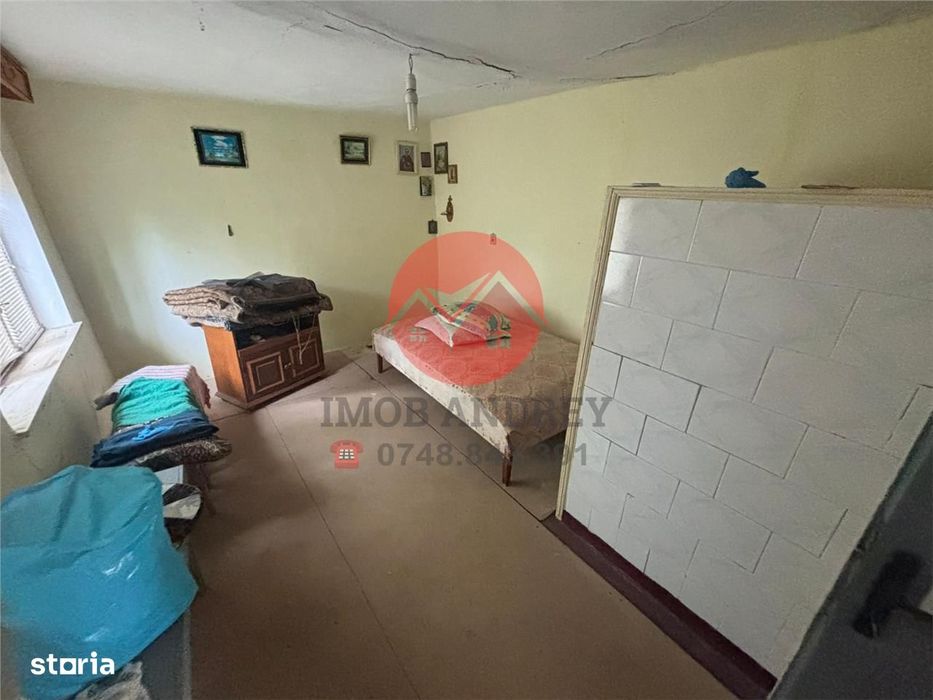 Casa la soseaua principala, teren 1.309 mp in Plopul, Tulcea