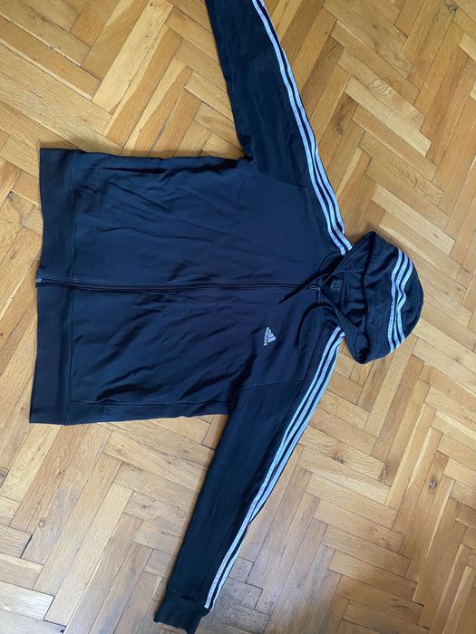 Продавам Adidas суитчър ленти през качулка черни