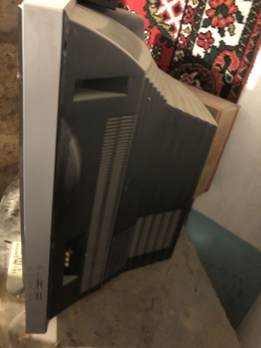 LG телевизор (в хорошем состоянии)