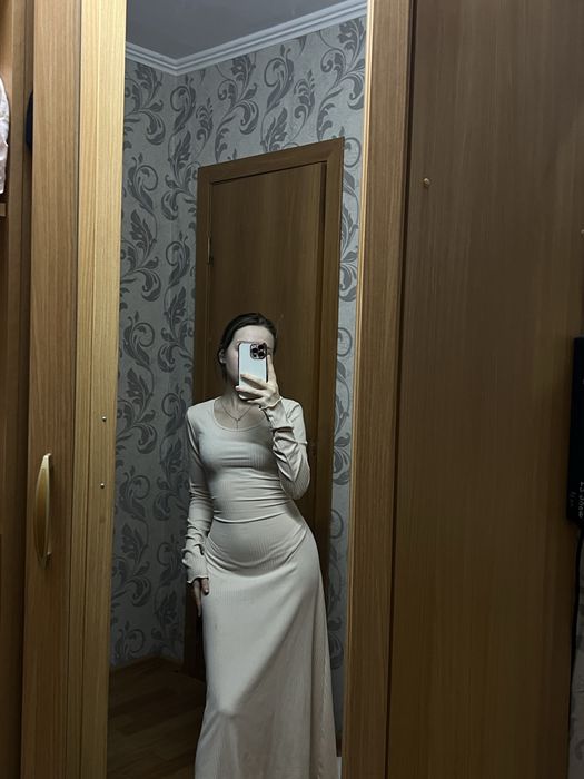 Платье с завязками на спине