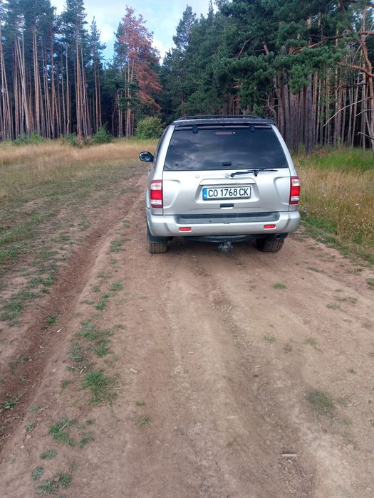 Продава се Nissan pathfinder