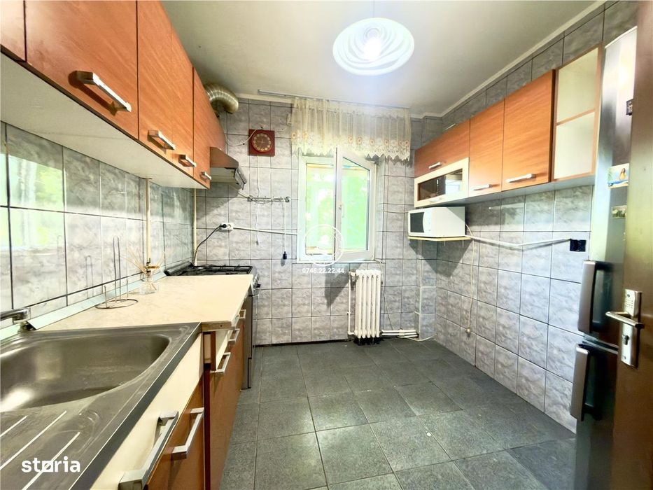 Apartament 3 camere, intermediar, Toma-Cozma