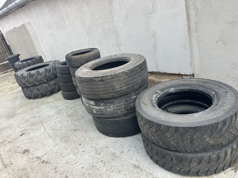 Vand cauciucuri de tractor (camion )