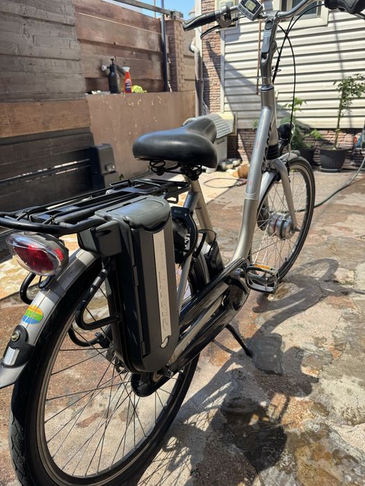 Bicicletă electrica Giant