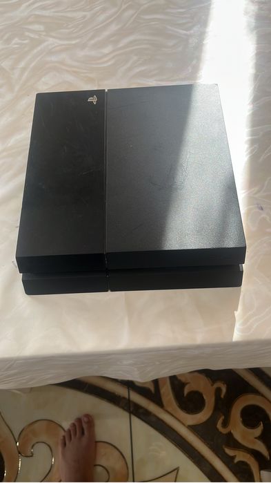 Продам плейстейшен 4